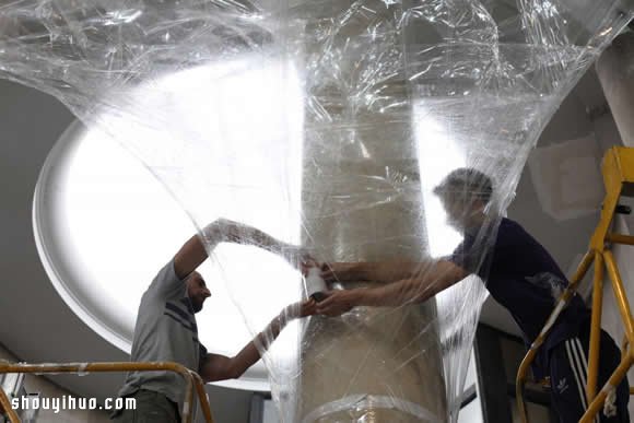 蠶繭般的異形物體 時裝品牌 COS 的裝置藝術(shù) - www.fasang.cn