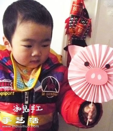 紙張+雪糕棒 手工制作可愛小豬紙扇 - www.fasang.cn