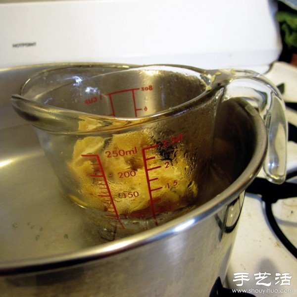 橡果殼+蜂蠟 DIY漂浮在水面上的浪漫燭臺 - www.fasang.cn
