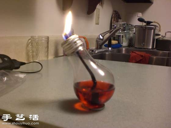 白熾燈泡廢物利用DIY制作浪漫小油燈 - www.fasang.cn