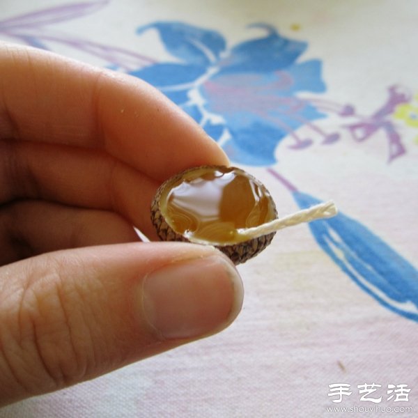 橡果殼+蜂蠟 DIY漂浮在水面上的浪漫燭臺 - www.fasang.cn