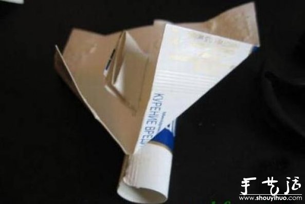 煙盒手工DIY紙模飛機的教程 - www.fasang.cn