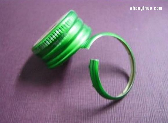 鐵鋁瓶蓋廢物利用DIY制作告白小手工藝品 - www.fasang.cn