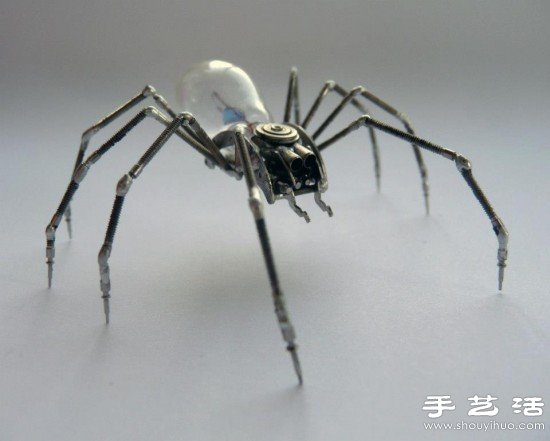 手表零部件+舊燈泡 牛人DIY機械昆蟲軍團 - www.fasang.cn