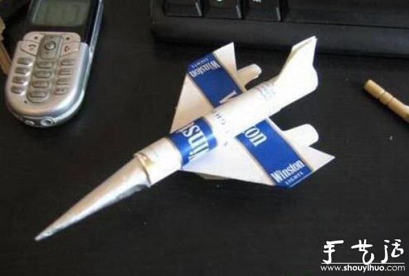 煙盒手工DIY紙模飛機的教程 - www.fasang.cn