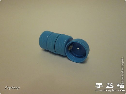 塑料瓶蓋變廢為寶手工制作機械戰警玩具 - www.fasang.cn