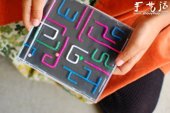 CD盒手工制作成小迷宮玩具的教程 - www.fasang.cn